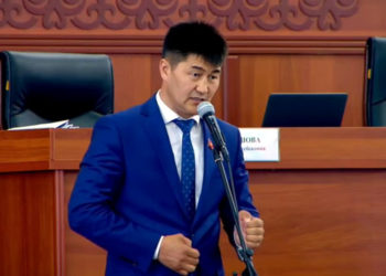 Депутат Атазов: «Кымбатчылык элди муунтуп жатат. Бул маселеде Бажы кызматынын таасири чоң»