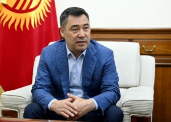 Садыр Жапаров: «Мен туулуп-өскөн айылыма бат-баттан барып турам. Мөңгүлөр четинен жоголуп баратканын байкайм»