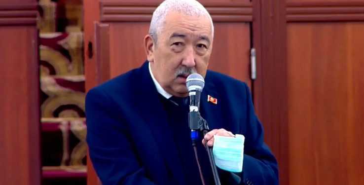 Депутат: «Бир айда ун 400 сомго кымбаттады. Бул кризис эмеспи?»