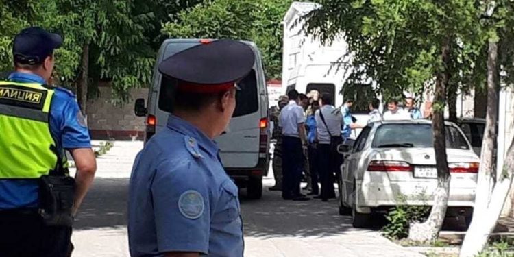 Алымкадыр Бейшеналиев Октябрь райондук сотуна жеткирилди