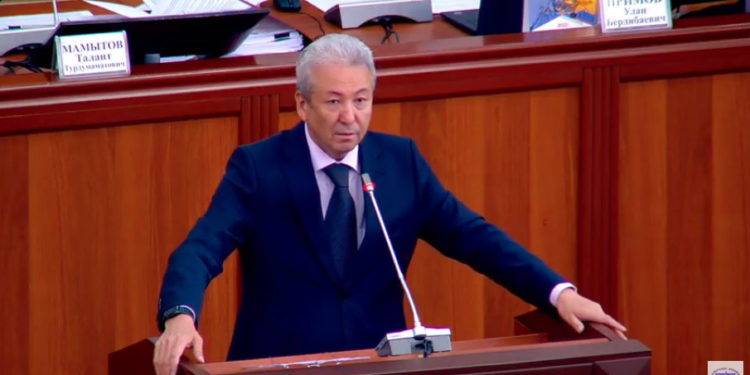 Мадумаров: «Он миңдеген адамдар банктар акчасын жеп жатат деп нааразы болушууда»