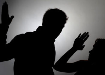 Келини менен кудагыйын темир зым менен сабап өлтүргөн киши кармалды