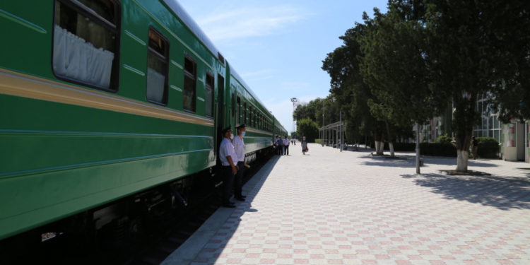 Депутат: «Бишкек-Казань поездин ишке киргизишти, эмне үчүн Бишкек-Москва эмес?»