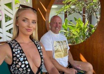 23 жашар кыз 56 жаштагы мырза менен таанышып, дароо жомоктогудай хан сарайына көчүп барган (фото)