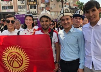 Бишкек Шаардык драма театры Түркияда фестивалда кыргыз маданиятын таанытууда