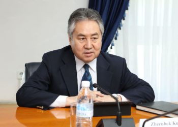 Министр Кулубаев АКШнын борбордук командачылыгынын башчысын кабыл алды