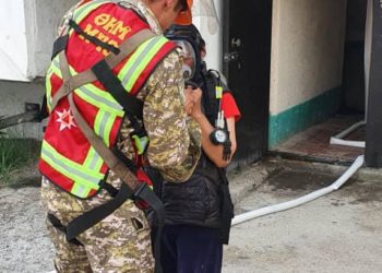 Балыкчыда көп кабаттуу үй күйүп, 6 адам куткарылды (сүрөт)