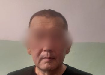 «Үйүӊө кызыл китеп жасатып берем» деп акча алып, бербей жүргөн шектүү кармалды