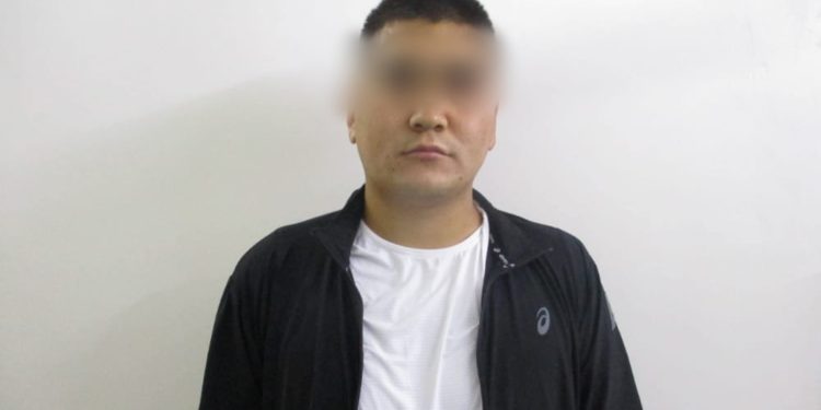 Мурунку укук коргоо кызматкери алдамчылыкка шектелип кармалды