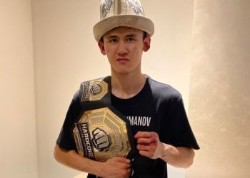 Сүйүнчү! Кыргызстандык мушкер Орусиянын бокс боюнча чемпионун утуп Hardcore FC чемпиону аталды (видео)