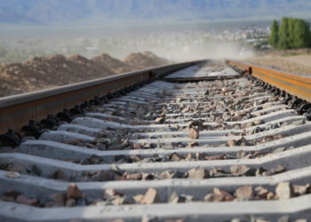 Балыкчы-Кочкор темир жолунун 1 чакырым темир жолу салынды