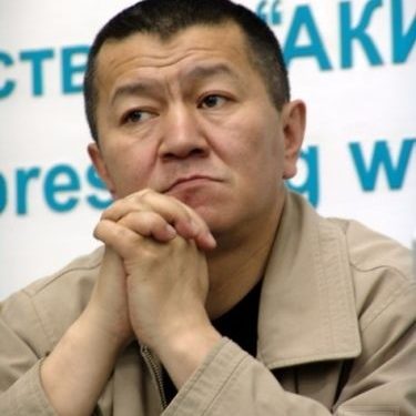 Мелис Эшимканов атындагы фонд болочок журналисттерге сынак жарыялайт