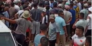 «Элдик кабарчы»: «Өзбекстандан келген дарбыздар толуп, биздики өтпөй калды». Аксыда нааразы эл чогулууда (видео)