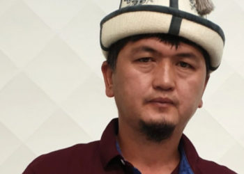 «Эртең менен үйдөн алып кетишти». Жарандык активист Адилет Али Мыктыбек кармалды