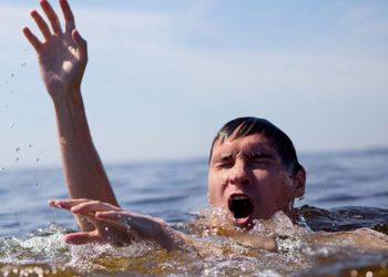 «Кыйкырышпайт, колдорун шилтешпейт». Адамдын сууга чөгүп бараткандагы белгилери