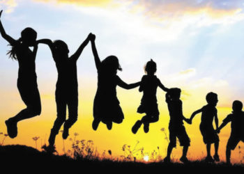 Кыргызстанда 18 жашка чейинки кыздарга караганда, эркек балдар көп