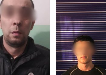 Ошто тоноого шектелип, издөөдө жүргөн эки жаран кармалды