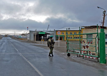 Өзбекстан өлкөгө киргендер үчүн коронавируска байланыштуу бардык чектөөлөрдү алып салды