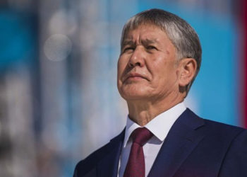 Мурдагы президент Алмазбек Атамбаев эки кылмыш иши боюнча акталды