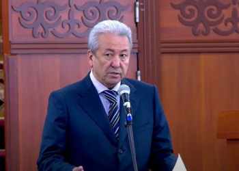 Мадумаров: «Коомчулук азыр быкшып, ичинен бышып келе жатат. Жакында жарылат»