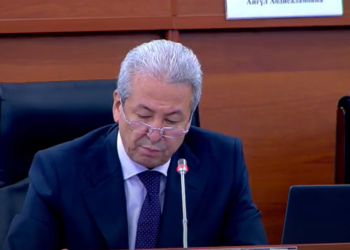 Мадумаров: «Акылбек Жапаров азыр деле казино иштеп жатат дейт. Демек, силер алсызсыңар»