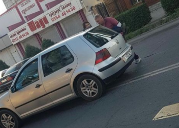 Бишкекте мектеп окуучусун жөө өтмөктөн айдоочу сүзүп алып, аны унаага салып кеткен