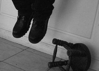 Баткенде аялы мыкаачылык менен өлтүрүлүп, күйөөсүнүн асынган абалда табылышы. Маркумдардын артында 3 уул, 1 кызы калды