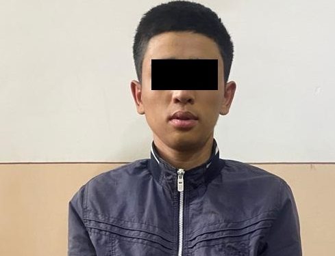 3 килограммга жакын баңгизатты сатып жаткан жеринен чет өлкөлүк жаран кармалды