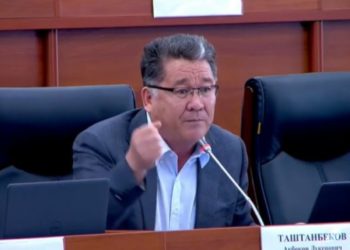 Депутат Таштанбеков: «Чүй кең көчөсүн бойлой 20 кабаттуу үйлөрдү курууга болот. Садыр Жапаровдун аты тарыхта калат»