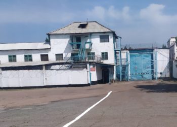 Новопокровкадагы №3 абакка баңгизат ыргытууга шектелип 18 жаштагы жигит кармалды