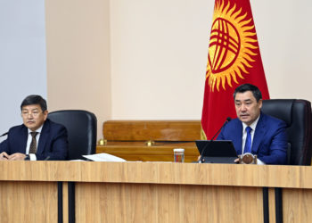 «Акылбек Жапаров карып калды дегенден алысмын». Садыр Жапаров жаш жетекчилерди санап берди