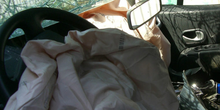 Ысык-Көлдө жол кырсыгы катталып, 6 адам жабыркады