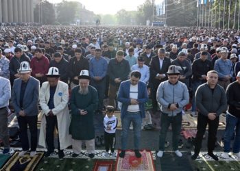 9-июлда Бишкектин Эски аянтында Айт намазы окулат