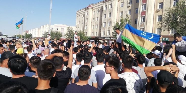 Каракалпакстанда өзгөчө абал режими жарыяланды