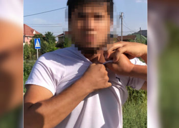 Коомдук транспортто жашы жете элек кызга ыдык көрсөткөн жаранга «майда бейбаштык» үчүн айып салынды