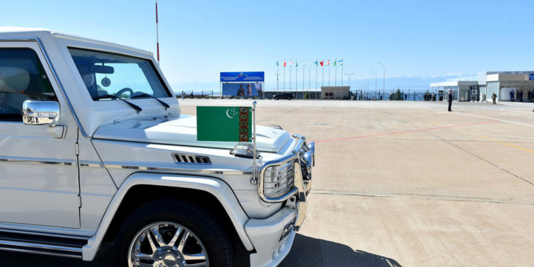 Борбор Азия өлкөлөрүнүн президенттерин кандай унаалар менен тосуп алышты?