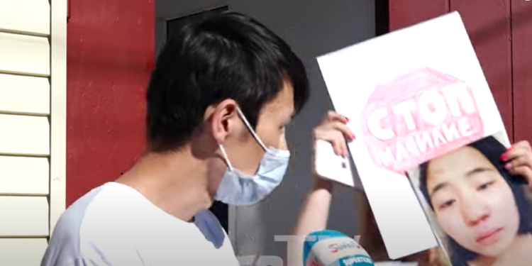 Аялын сабады делген адамдын жактоочусу: «Мадина менин кардарымды көп жолу сабаган»