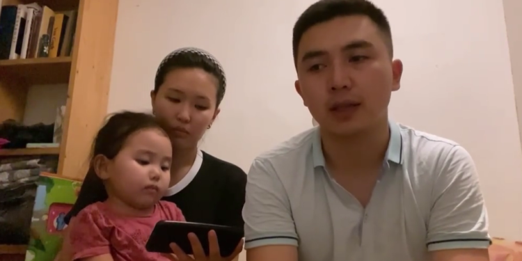 Кичинекей Аруузат Ташматова золгенсма дарысын ала элек. Аруузаттын ата-энеси акыркы маалымат менен бөлүштү (видео)