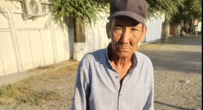 «Поезд катуу ылдамдыкта келаткан». Темир жолдо уктап калган жаран куткарылды (видео)