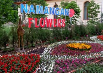 Наманган шаары Бишкекке 100 миң гүлдү белекке берди