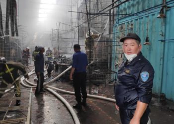 «Дордой» базарындагы өрттөн 3 адам жабыркады (сүрөт, видео)