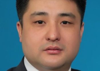 «Манас» аэропортунун 36 жаштагы жаңы директору буга чейин кайда иштеген? Өмүр таржымалы