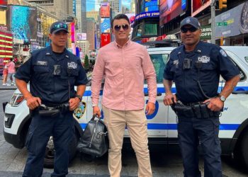 Ырчы Эрлан Андашев «Ашыгым» ырын түркчө ырдап чыкты