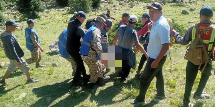 Козу карын тергени кетип, кайтпай калган. Ысык-Көлдөгү капчыгайдан 17 жаштагы өспүрүмдүн жансыз денеси табылды