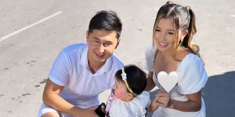 Ырчылар Аваз Акимов менен Айдана Дека кызынын тушоо тоюн өткөрүштү (фото, видео)