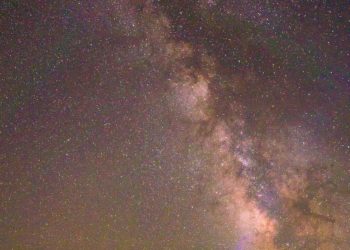 Жомоктогудай. Кыргызстандык фотографтын Саманчынын жолун тарткан сүрөттөрү суктанууну жаратты (фото)