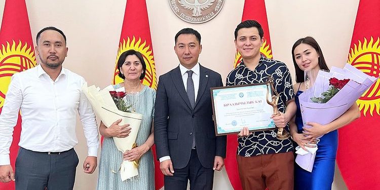 Ырчы Бек Исраилов дагы бир эл аралык сынакка катышууну пландоодо