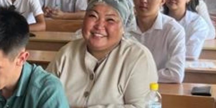 «Ынтымак» паркында жылдызы жанган Бегимай Турусбекова окууга тапшырды