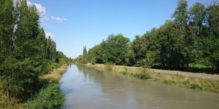 Чоң Чүй каналына түшүп кеткен адамдын жансыз денеси 5 күндөн бери изделип жатат