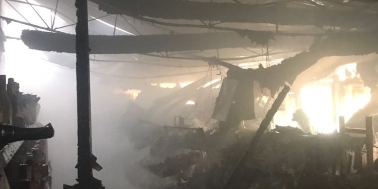 Бишкектеги тез тамактануучу жайдан чыккан өрт толук өчүрүлдү